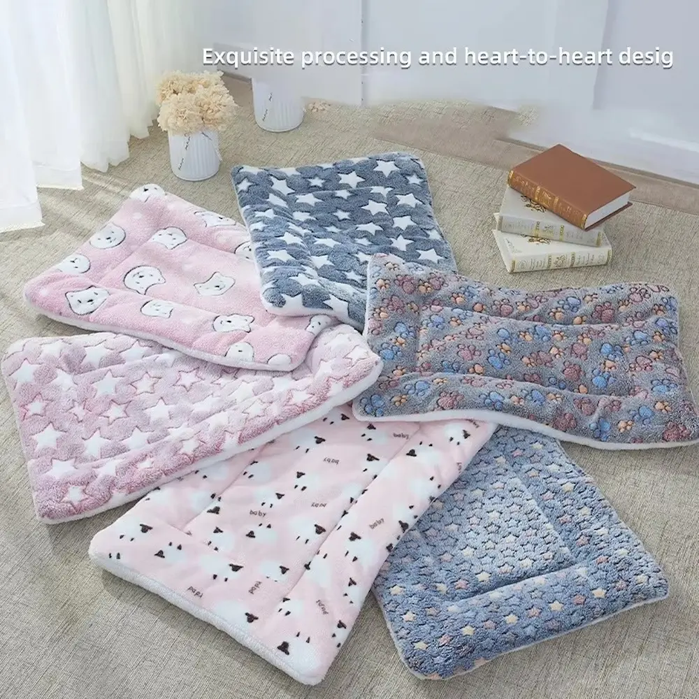 Flannel Pet Sleeping Mat Dog Bed Cat Litter Puppy Bed Dog Sofa Lovely Mattress Cushion for Small Large Dog Blanket